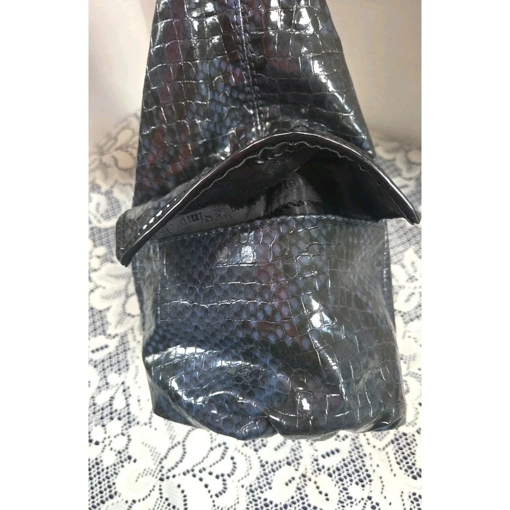 Simply Vera Wang Shoulder‎ Bag Blue Patent/Alligator Like Purse Zippered Tote